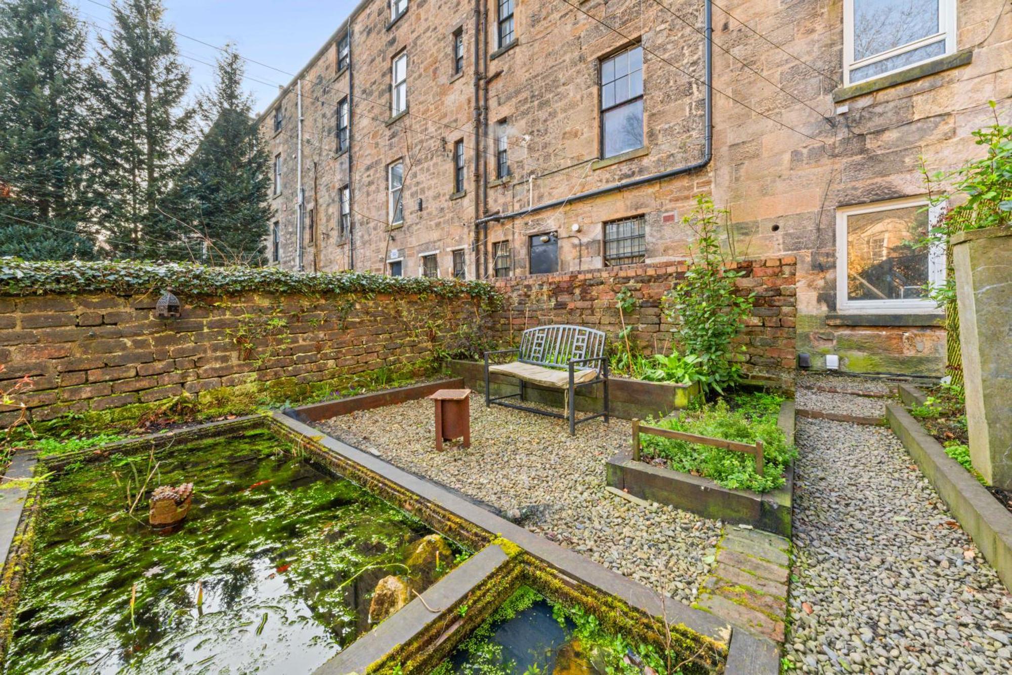 Unique Victorian Home In Glasgow Exterior photo